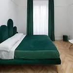 Garibaldi 125 4* نابولي