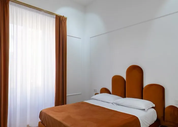 Garibaldi 125 Неаполь